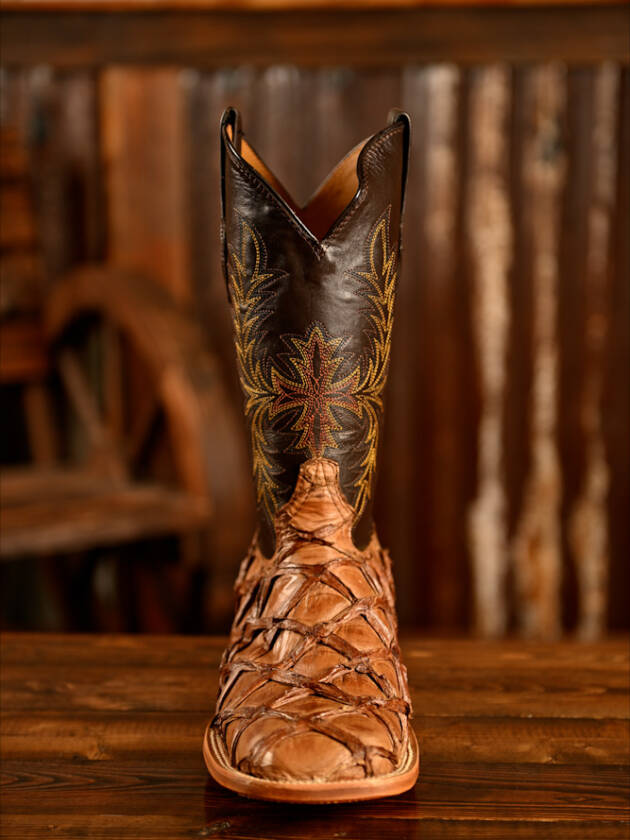 ZWW MEDIUM BROWM PIRARUCU FISH